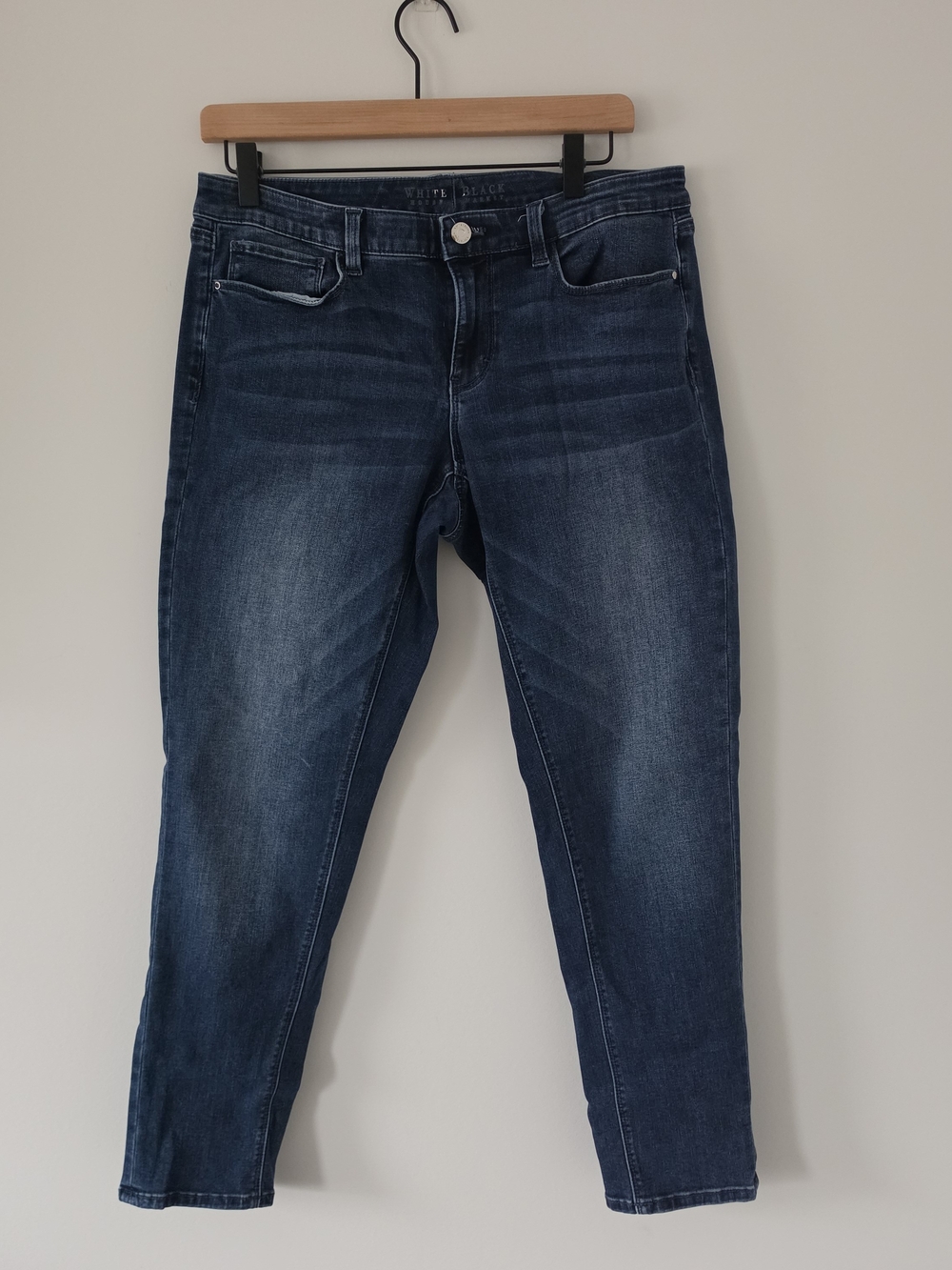 White House Black Market Girlfriend Jeans Dark Wash Cropped Stretch Size 6
